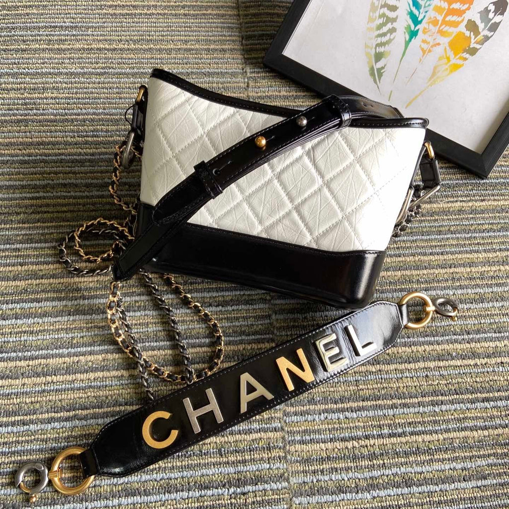 CHANEL MEDIUM 20 HOBO BAG IN WHITE MIX BLACK CALFSKIN WITH STRAP