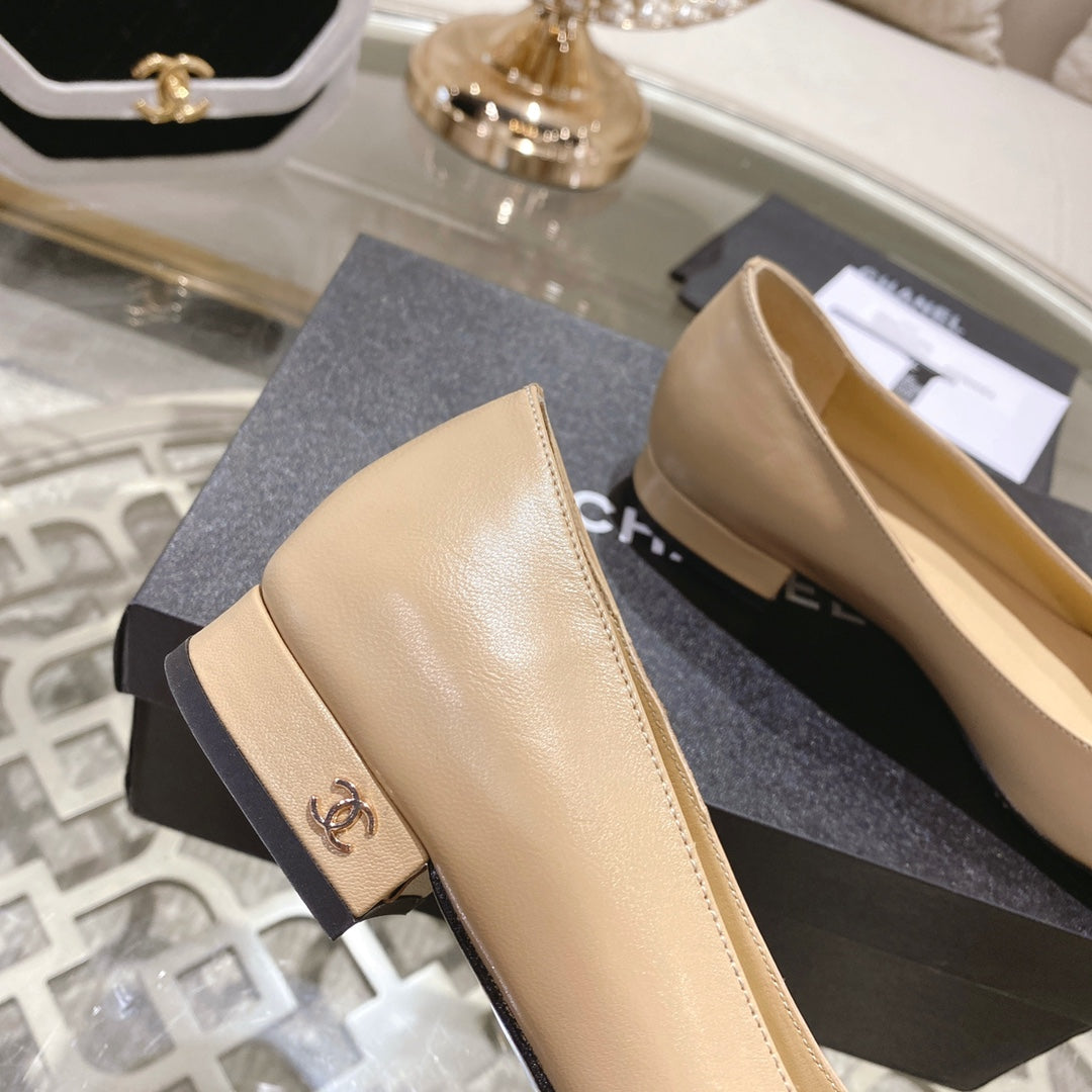 CHANEL pump 2.5 beige black lambskin