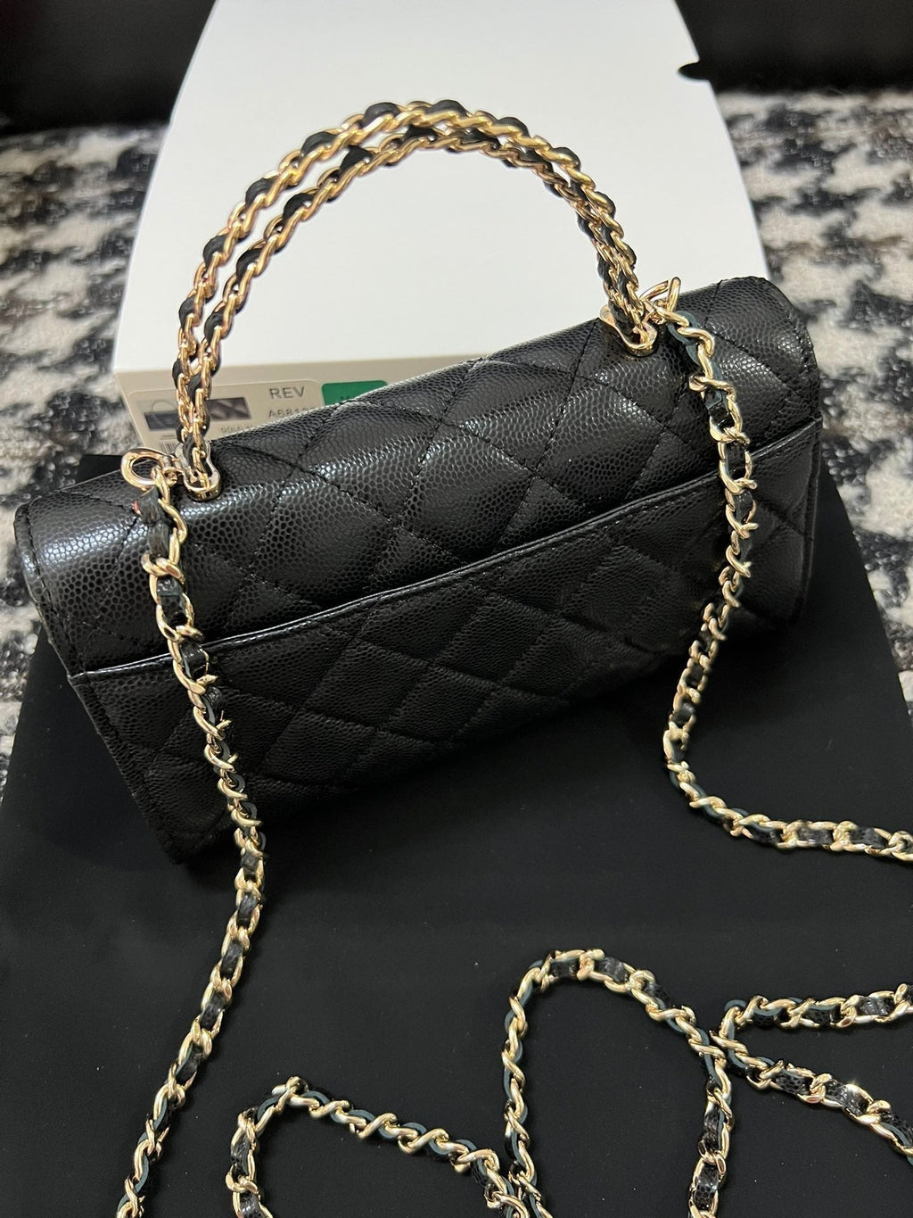 CHANEL KELLY 18 BAG IN BLACK CALFSKIN WITH GOLD HARDWARE