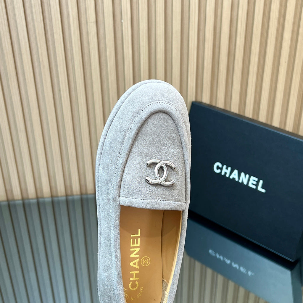 CHANEL 25S TEDDY LOAFER 15MM IN LIGHT GRAY SUEDE SILVER HARDWARE