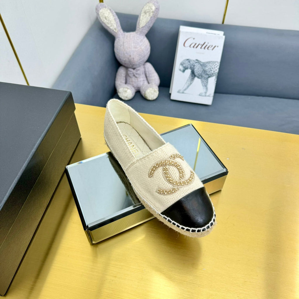 CHANEL ESPADRILLES PLATFORM 25S IN CREAM WHITE KNITTED WOOL AND BLACK LAMBSKIN