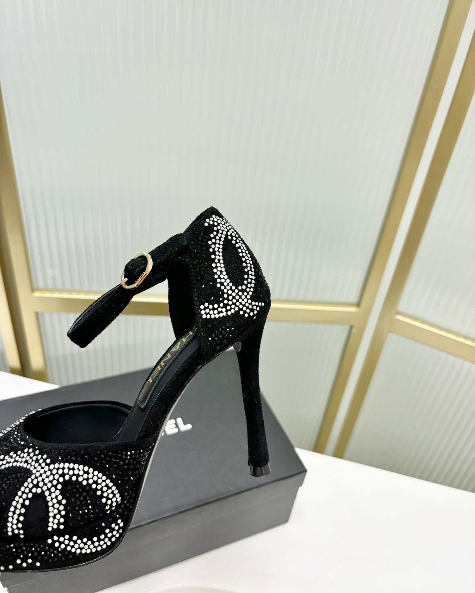 CHANEL HIGH HEELS ONE STRAP IN BLACK GOATSKIN