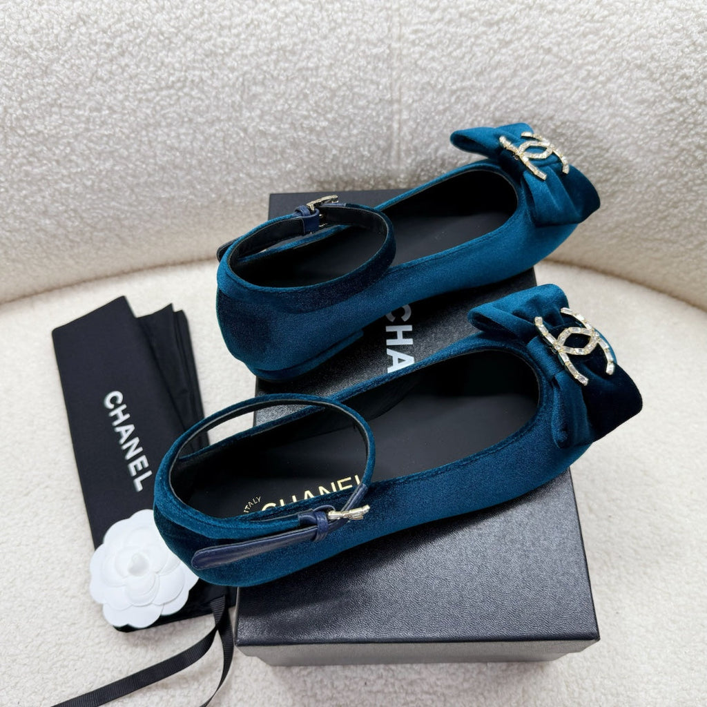 CHANEL MARY JANE SHOES IN CLASSIC BLUE VELVET