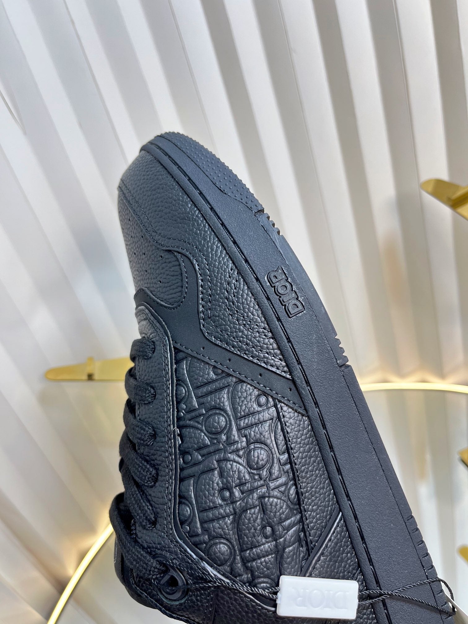 DIOR B27 LOW-TOP SNEAKER BLACK SMOOTH CALFSKIN