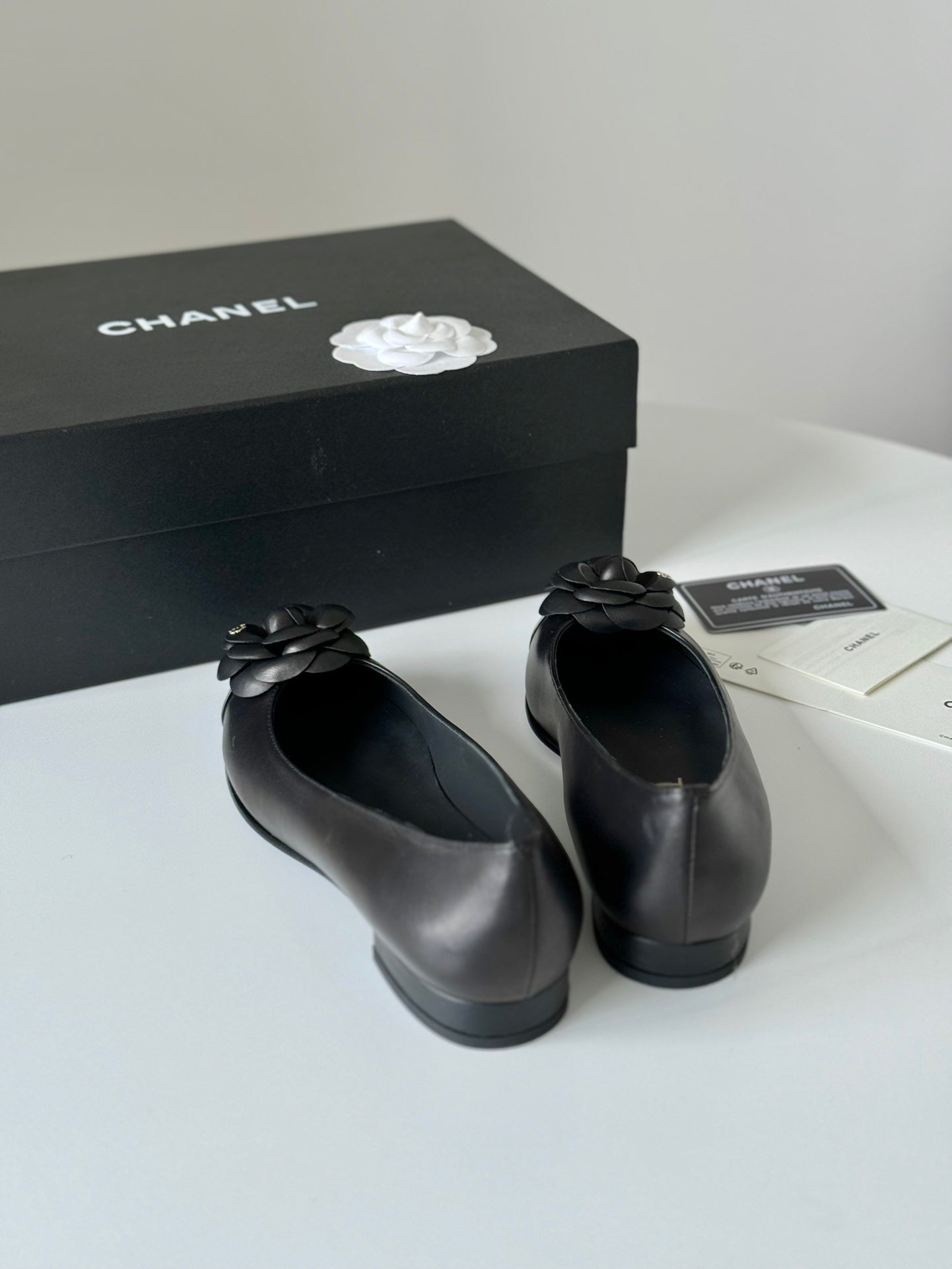 CHANEL BALLET FLAT BLACK LAMBSKIN WITH FLOWER